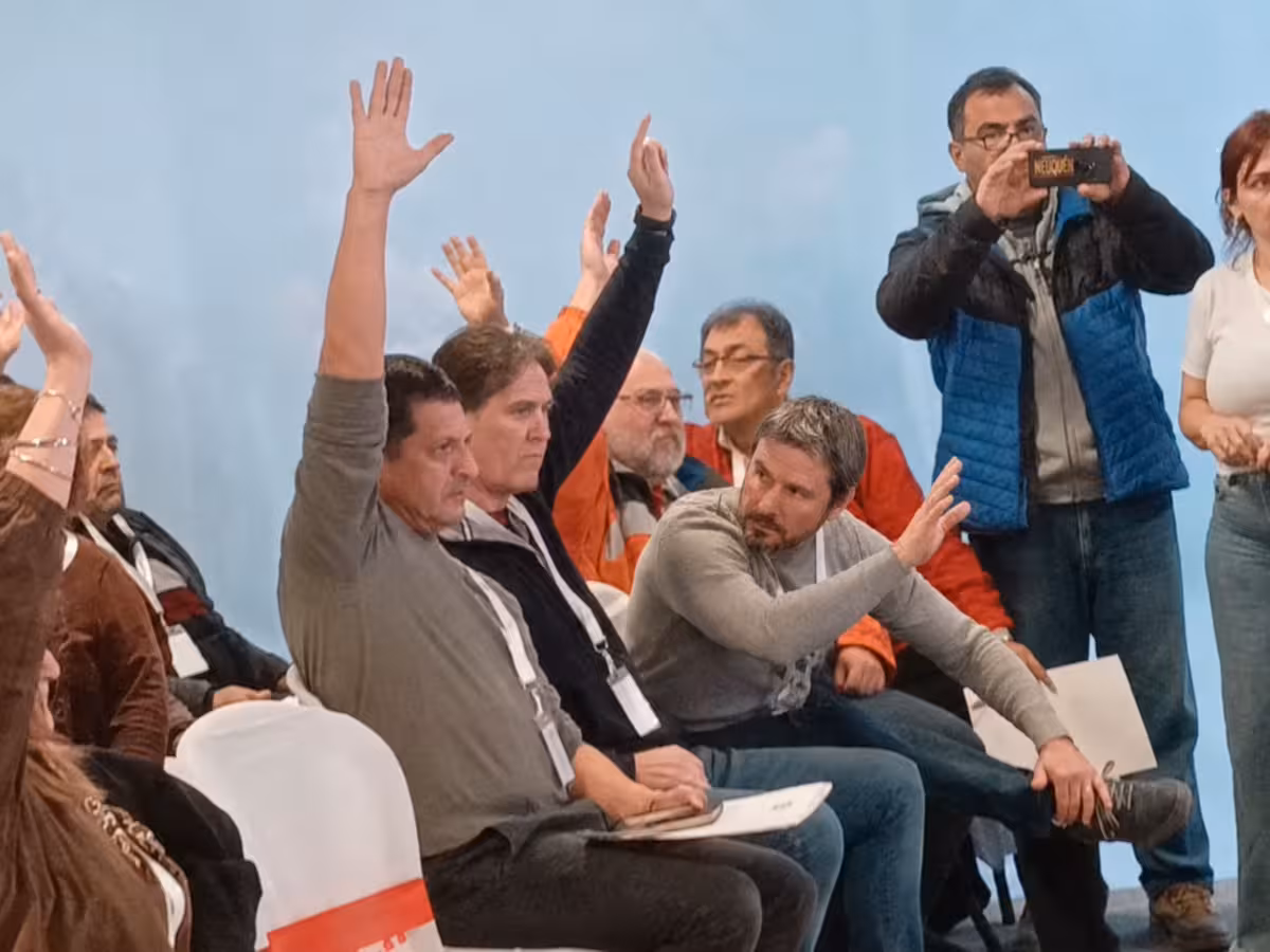 Interna radical: “Hasta el propio gobernador tuvo el tupé de llamar a más de uno”, denunciaron delegados y apuntaron contra Torres