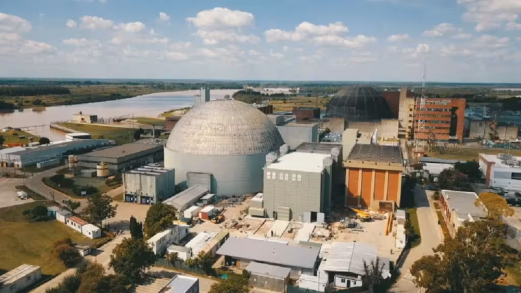 Privatizan el reactor ACR-300: Meitner propone un SMR en Atucha tras despidos en la CNEA