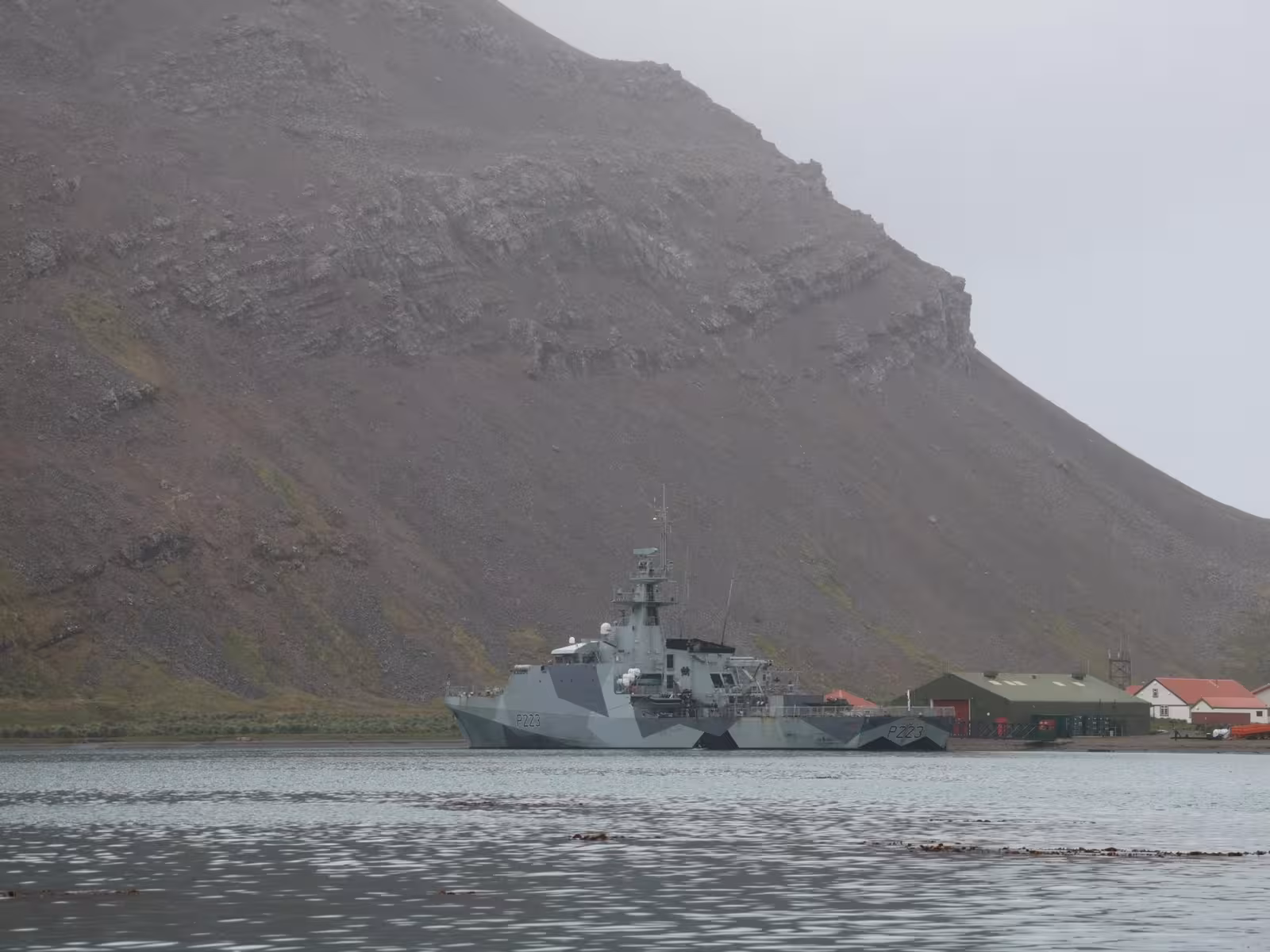 Malvinas: diputados del PJ pedirán reunión con el embajador británico por el paso del HMS Medway